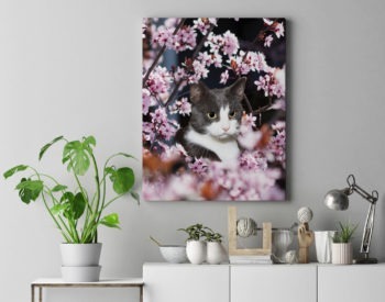 Alternative view of Mockup tableau intérieur moderne - format portrait